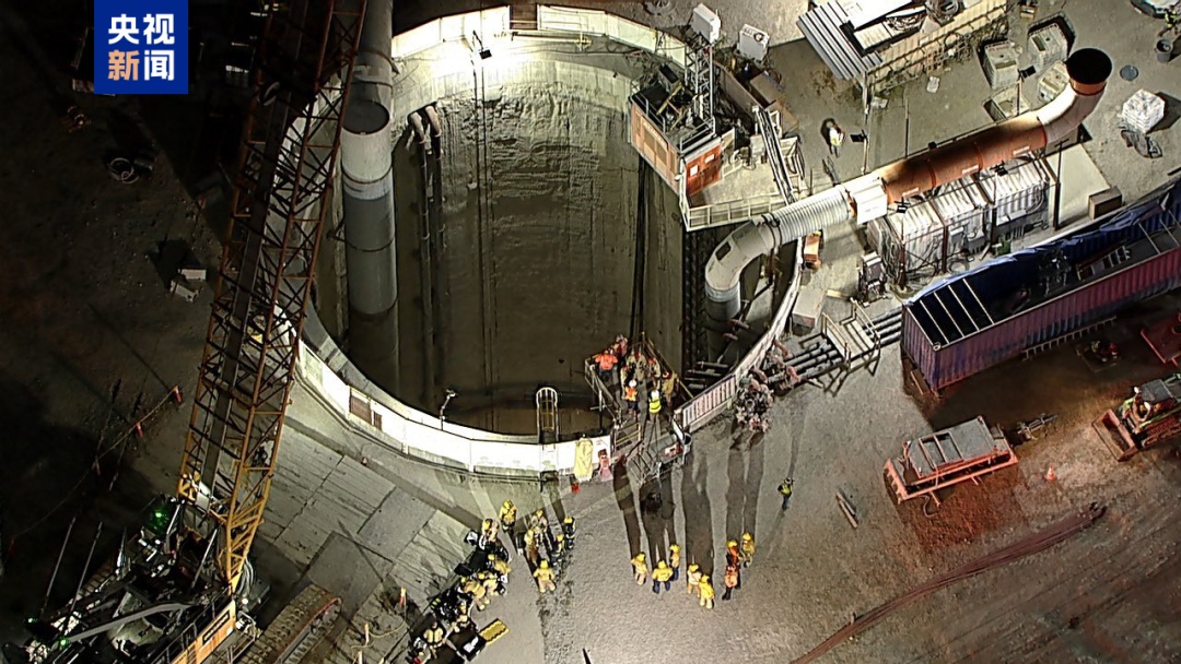 美国一隧道坍塌,15人被困 美国一隧道坍塌,15人被困