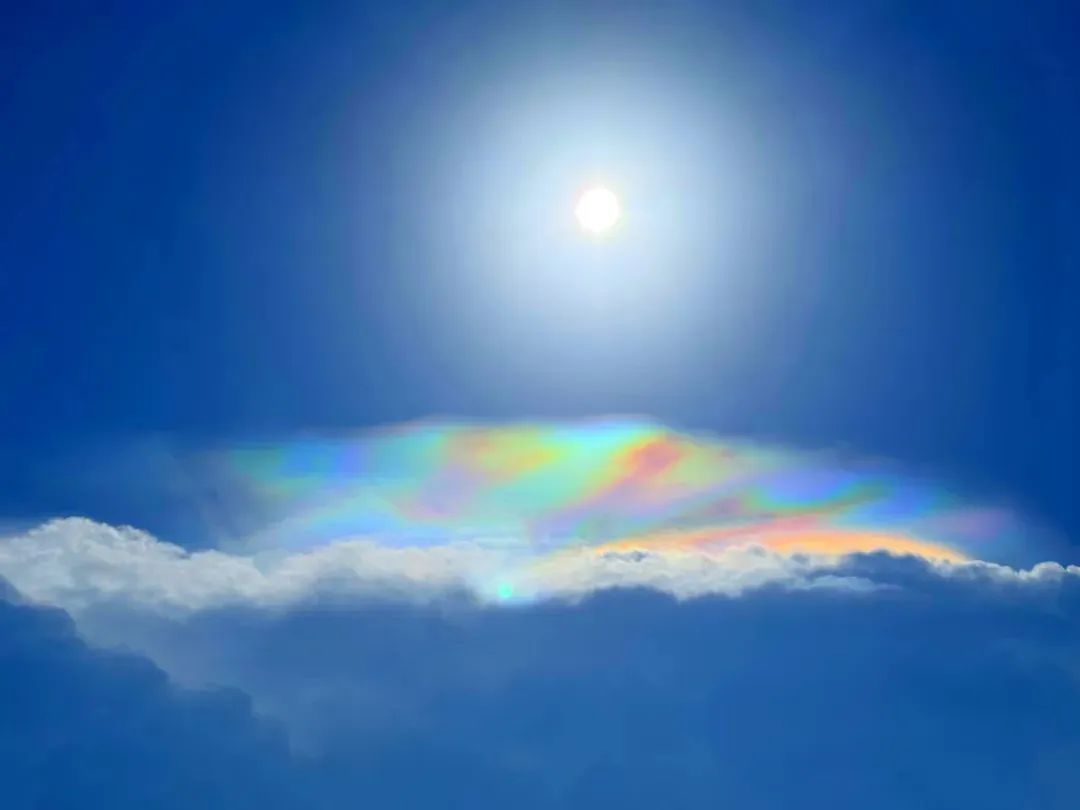 大到暴雨!市区已被预警包围……上海出现“奇景”!多人拍下这一幕,专家解释→ 大到暴雨!市区已被预警包围……上海出现“奇景”!多人拍下这一幕,专家解释→