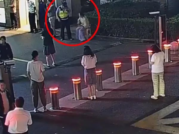 心跳飙升150！校门口的“警”急救援