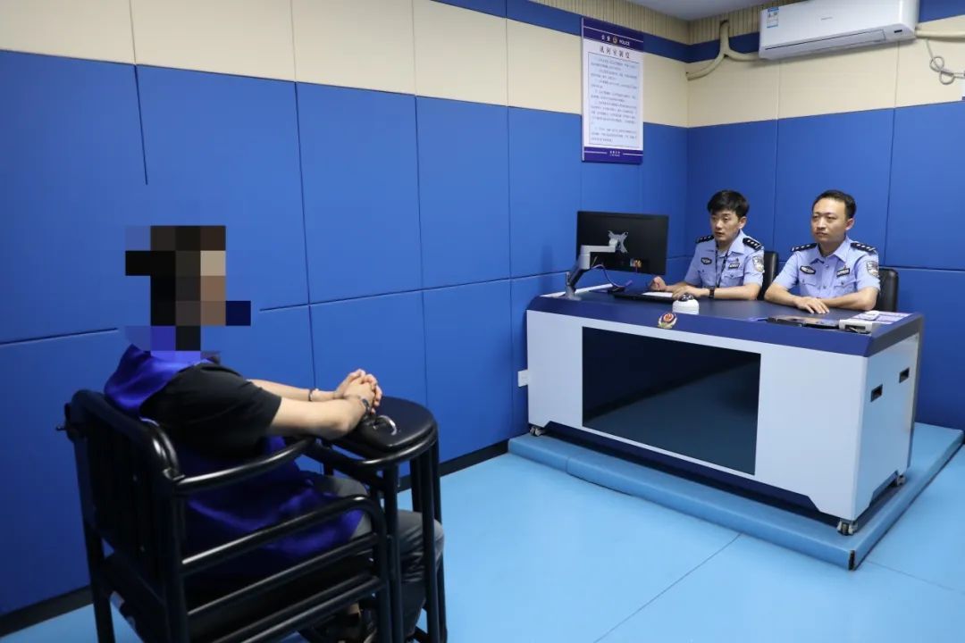 多名男性轮流扮演“盛某”，14名“女朋友”被抓！