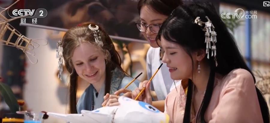 “中国游”升温:自然山水+文化体验 暑期入境游客数量持续攀升 “中国游”升温:自然山水+文化体验 暑期入境游客数量持续攀升