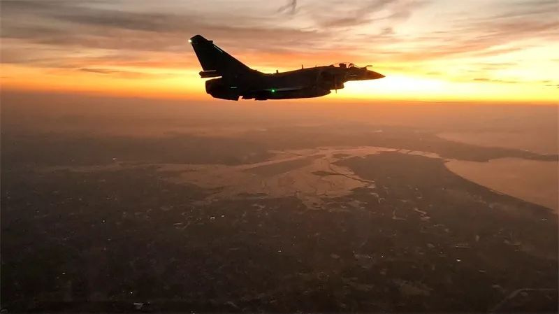 子夜,云端鏖战! 子夜,云端鏖战!