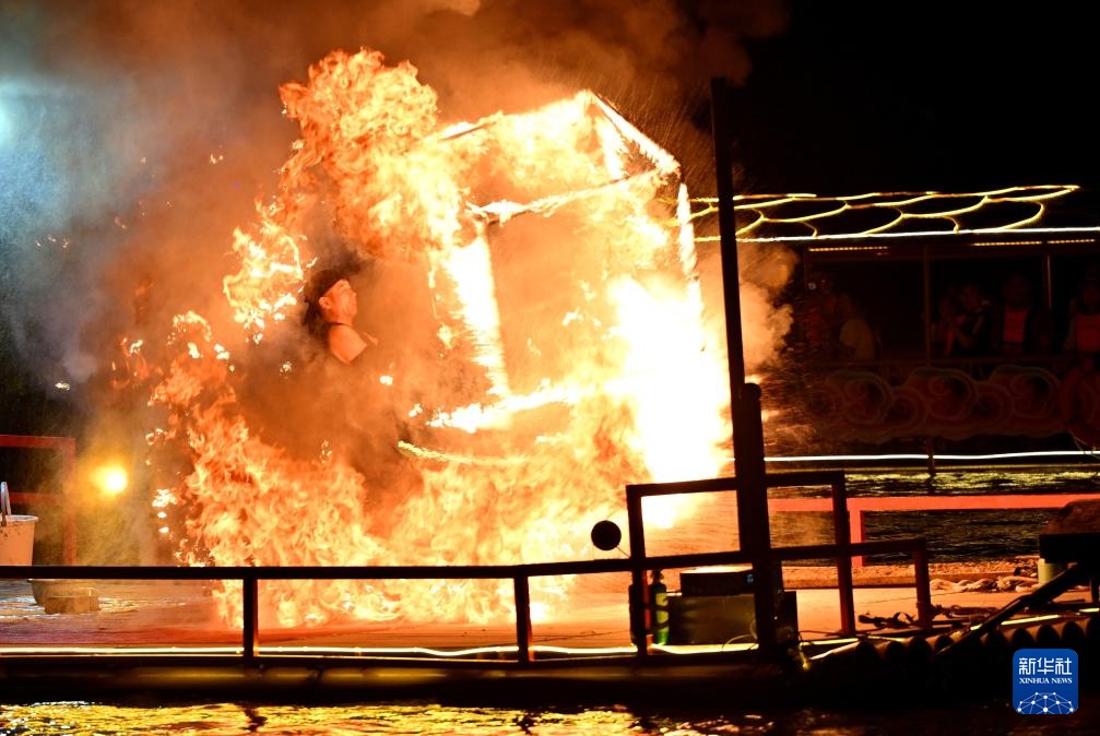 湖北宣恩:一河夜色起 精彩夏日游 湖北宣恩:一河夜色起 精彩夏日游