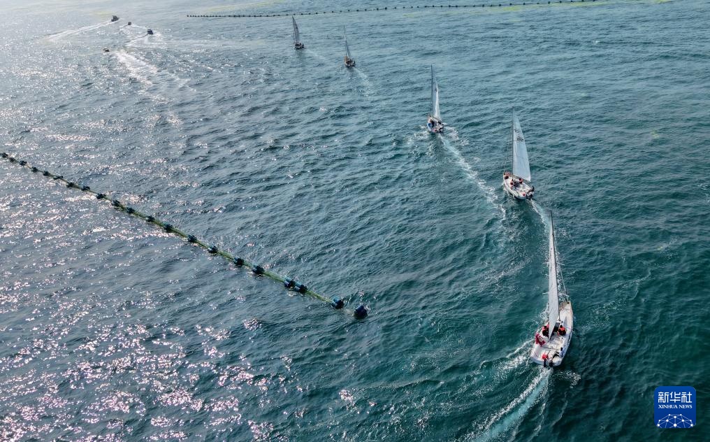 新华全媒+丨山东青岛举行海上巡游迎接中国航海日 新华全媒+丨山东青岛举行海上巡游迎接中国航海日