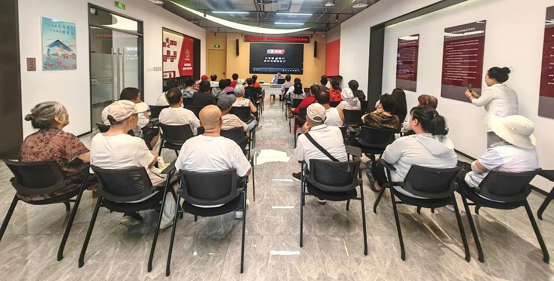 党群阵地@你 | 交通安全知识强科普 给银发族出行安全加把“锁”