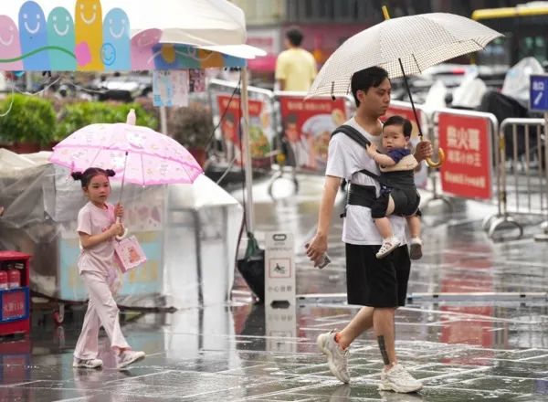 广东局地“倒水”近200毫米！台风“丹娜丝”已停编，仍有暴雨+大风