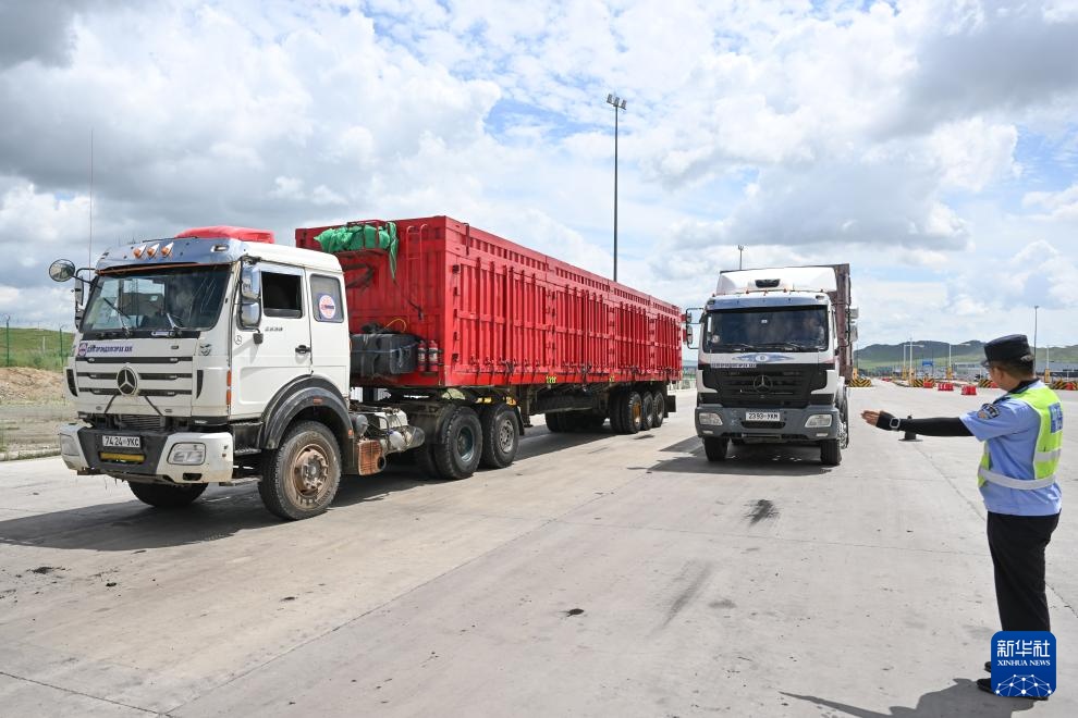 探访珠恩嘎达布其口岸