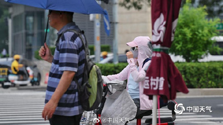 出门就是一身汗！ 北京持续桑拿天闷热似蒸笼