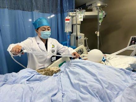 呕吐腹泻昏迷！老夫妻误食毒蘑菇 双双住进ICU