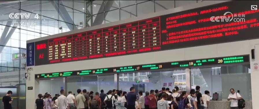 强降雨持续影响多地：多部门联动抢险救援 争分夺秒守护民众安全