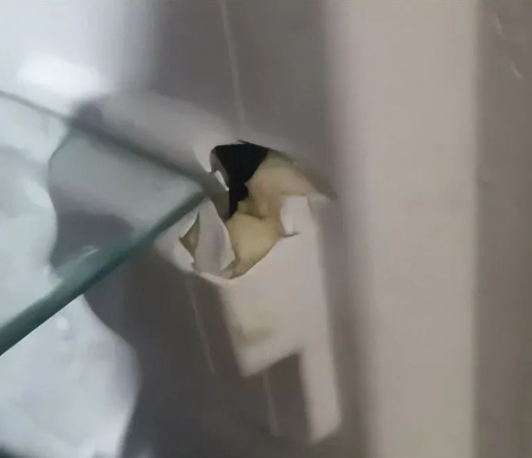 冰箱结厚冰原来隐藏爆炸风险！这几招教你轻松预防