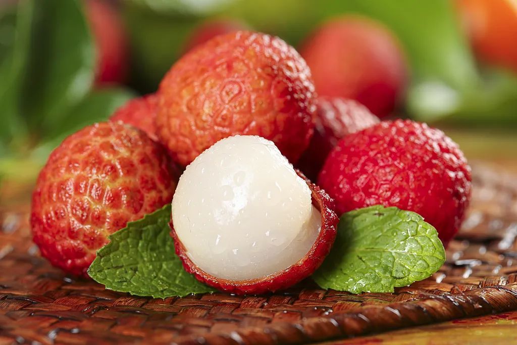 "原来我吃的是荔枝'尸体'"引发热议!专家:是真的… "原来我吃的是荔枝'尸体'"引发热议!专家:是真的…