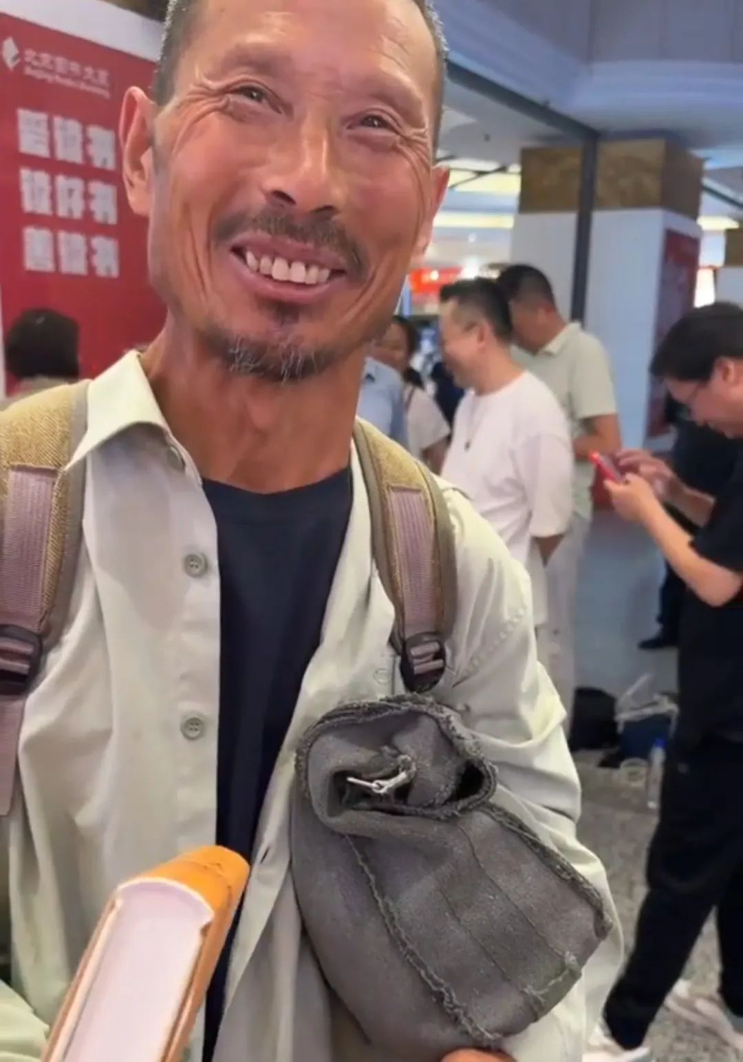 58岁工地大叔人民日报撰文