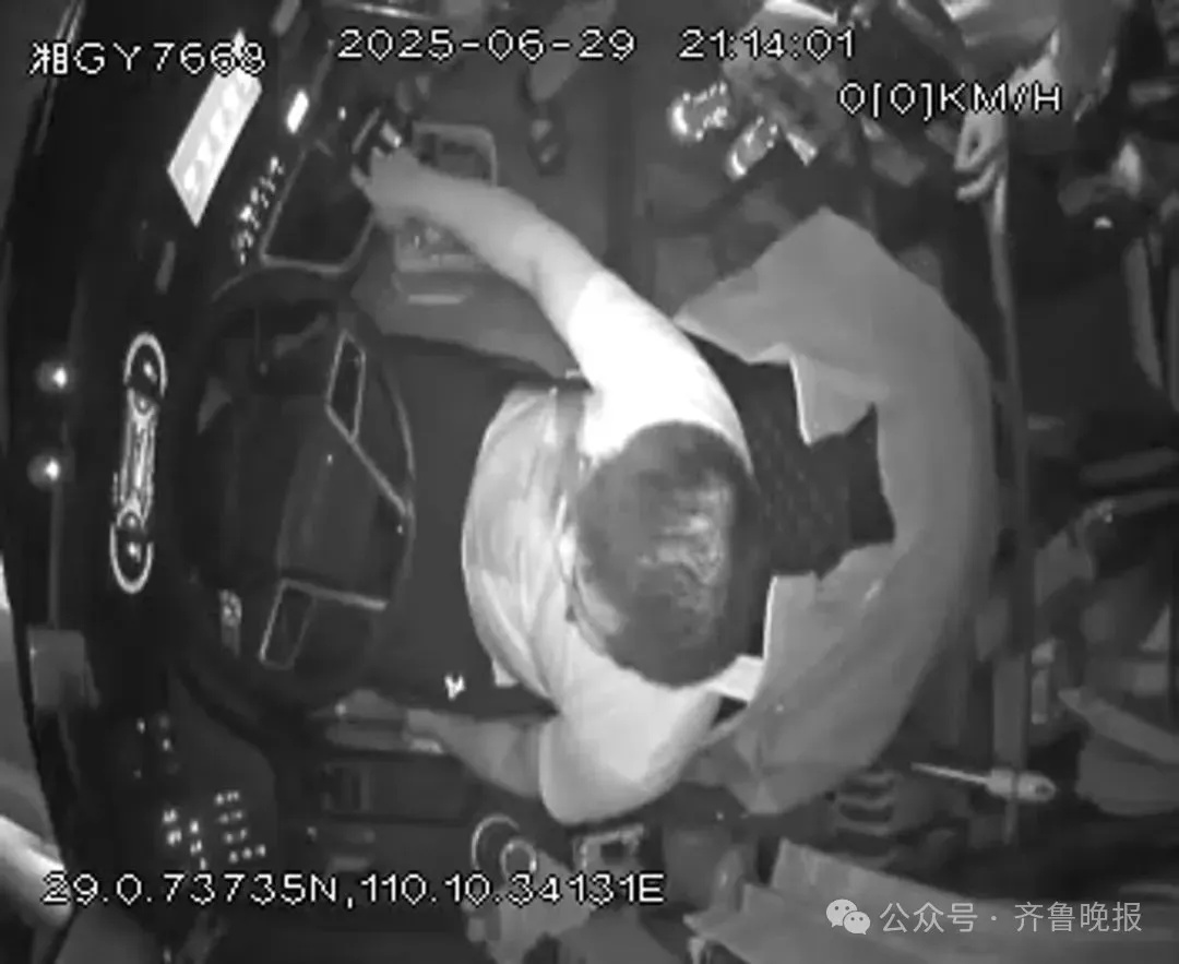 司机肖波不幸离世，年仅41岁！晕倒前救下整车韩国游客