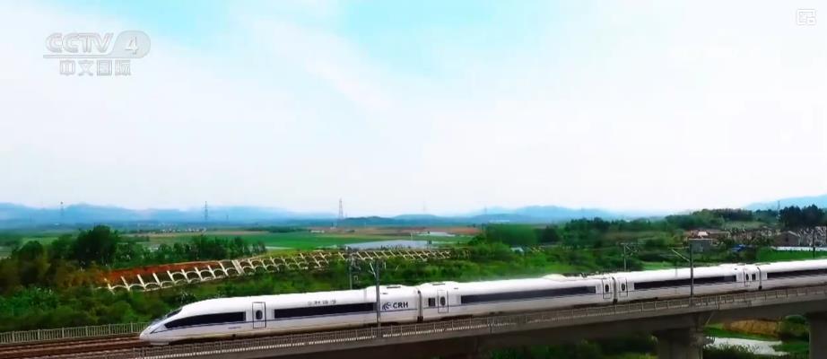 更轻、更快、更智能 中国高铁以科技创新持续扩大世界领跑优势 更轻、更快、更智能 中国高铁以科技创新持续扩大世界领跑优势