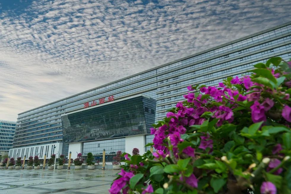 珠海⇌佛山增开11对城际列车，中途主要停靠广州南站、中山站、顺德站等