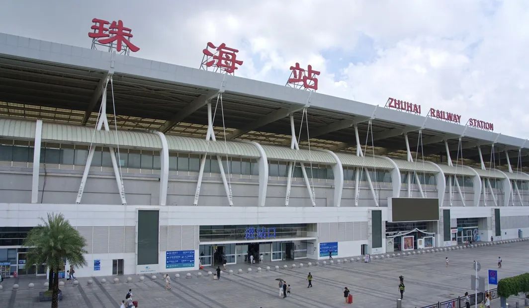 珠海⇌佛山增开11对城际列车，中途主要停靠广州南站、中山站、顺德站等