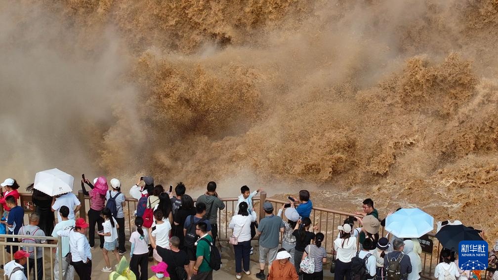 陕西延安:壶口瀑布金涛拍岸 陕西延安:壶口瀑布金涛拍岸