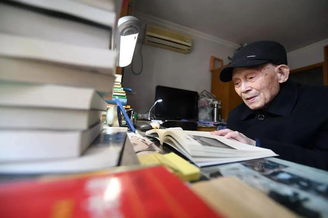 60多年前，他带头研制的无人机就已经试飞成功