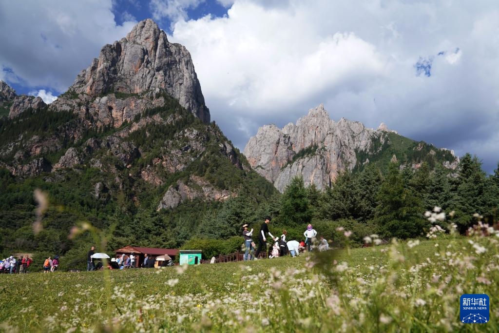 美丽中国丨夏日秘境扎尕那 美丽中国丨夏日秘境扎尕那