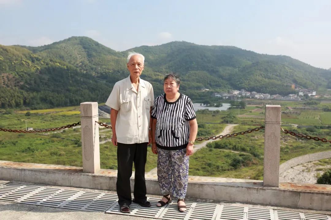 伉俪情深!这张夫妻“合照”,让人泪目 伉俪情深!这张夫妻“合照”,让人泪目