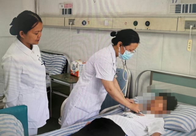 奶奶频繁亲吻孙子,竟致“亲吻病”!成年人携带的EB病毒有多危险? 奶奶频繁亲吻孙子,竟致“亲吻病”!成年人携带的EB病毒有多危险?