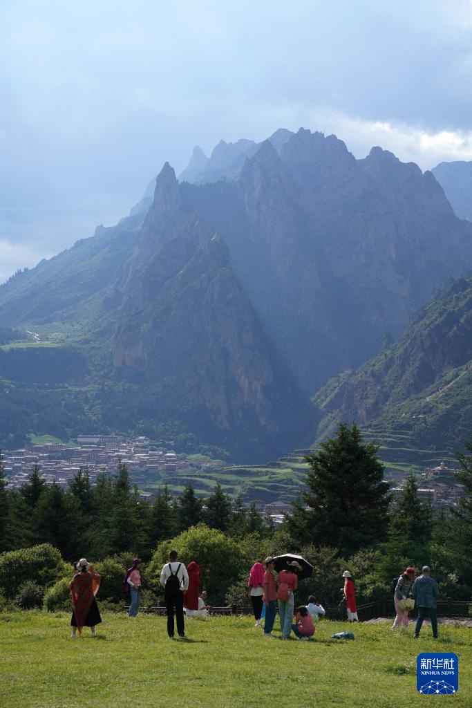 美丽中国丨夏日秘境扎尕那 美丽中国丨夏日秘境扎尕那