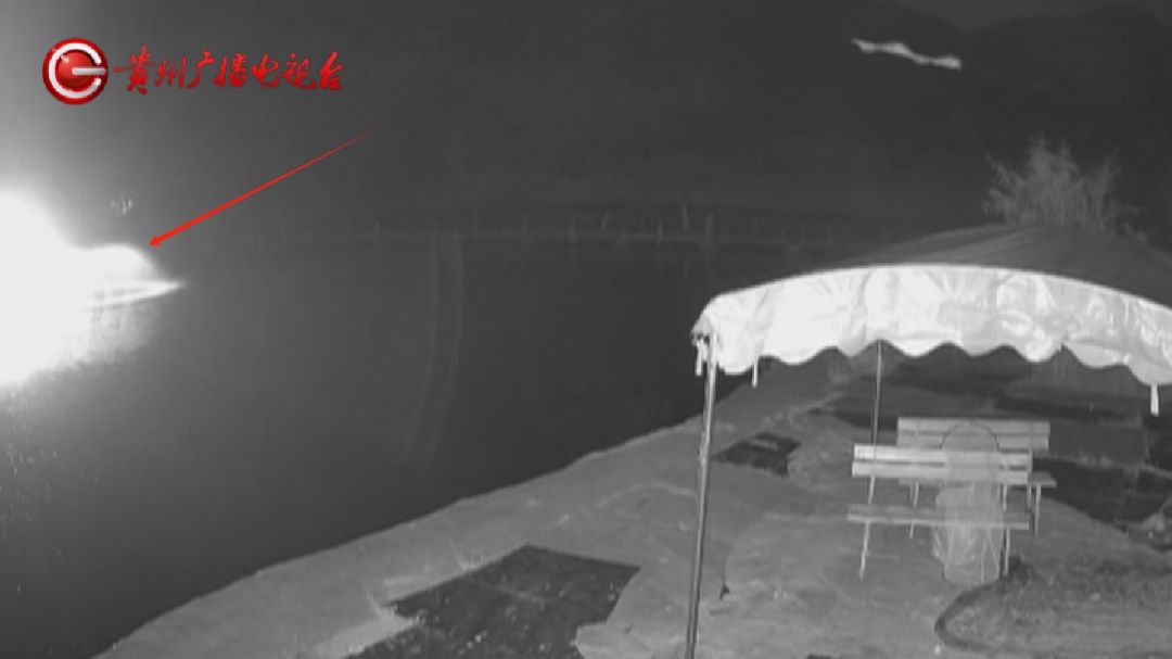 贵阳一男子连人带车冲进鱼塘!塘主:鱼死了不少,车主:我当时正在…… 贵阳一男子连人带车冲进鱼塘!塘主:鱼死了不少,车主:我当时正在……