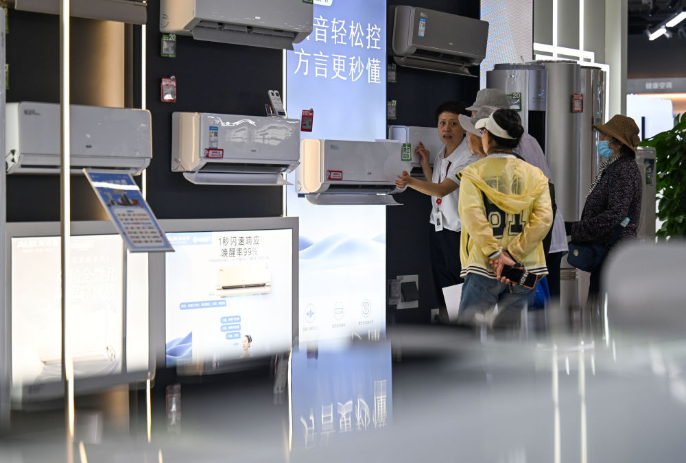 酷暑热浪中，“清凉经济”释放暑期消费强劲动能