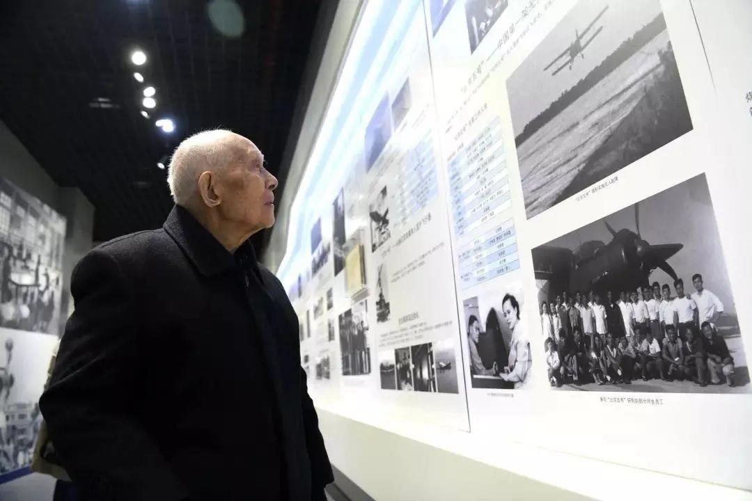 60多年前，他带头研制的无人机就已经试飞成功