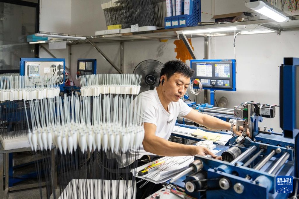 中国经济样本观察·县域样本篇丨临湘:全国八成浮标来自这座湖南县城 中国经济样本观察·县域样本篇丨临湘:全国八成浮标来自这座湖南县城