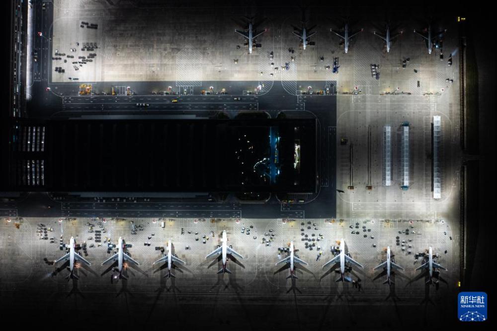 夜访我国首个专业货运枢纽机场 夜访我国首个专业货运枢纽机场