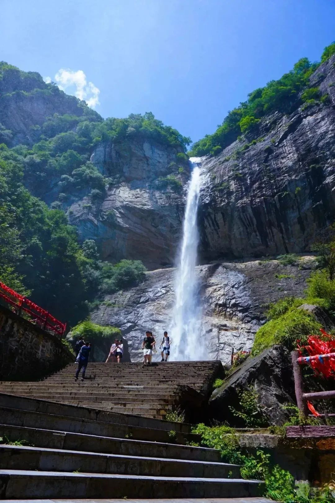 西安继续高温预警，陕西发布风险提示！立减10℃，这里有避暑秘境推荐→