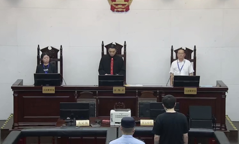 20岁男生去泰国留学,竟染上5种毒瘾!30人被抓,近一半有留学背景 20岁男生去泰国留学,竟染上5种毒瘾!30人被抓,近一半有留学背景