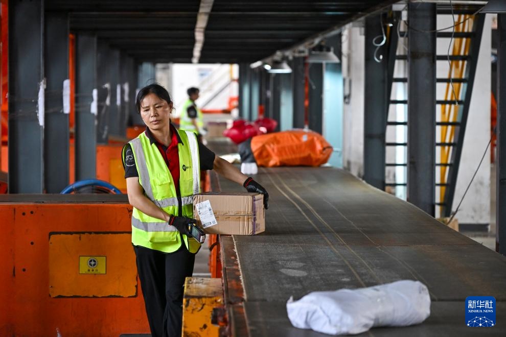 江西横峰：小县城“跑”出物流大格局