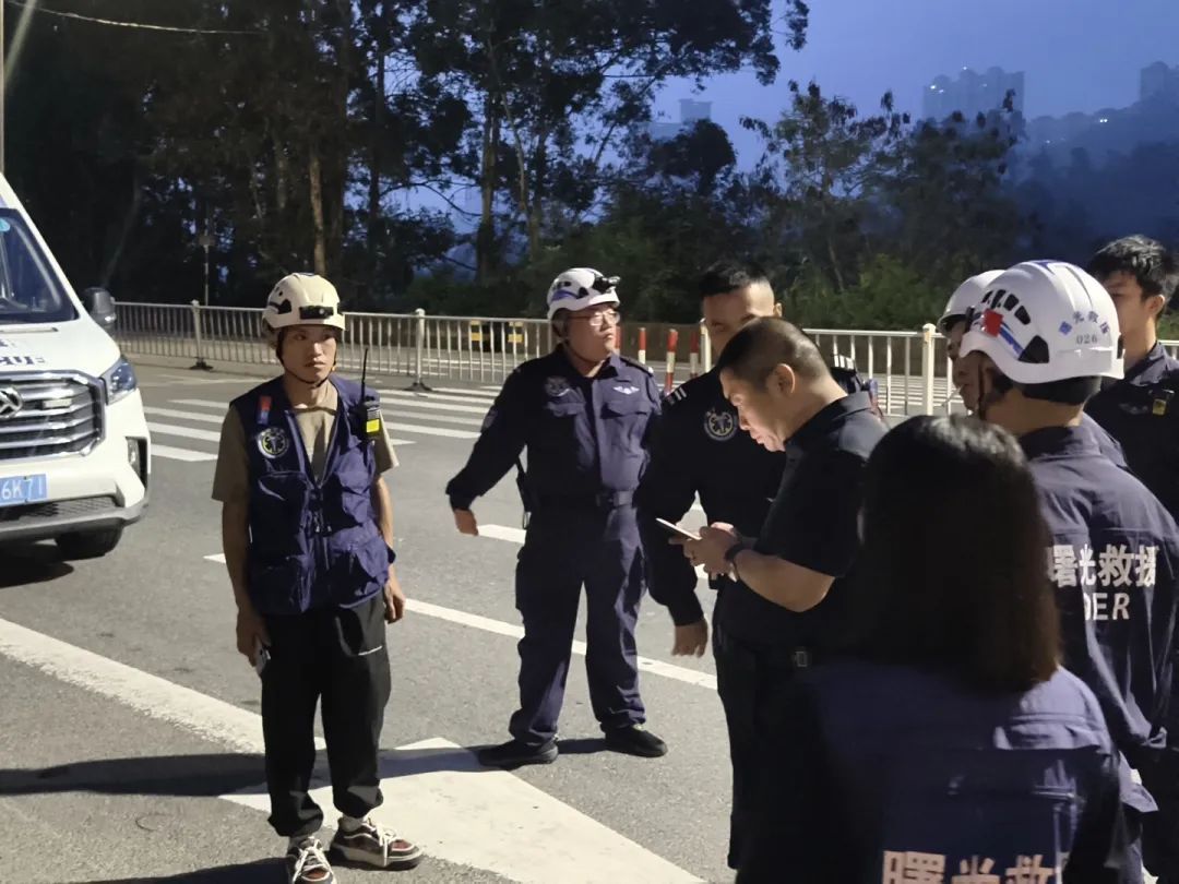 厦门一七旬老人骑摩托车跨市流浪……