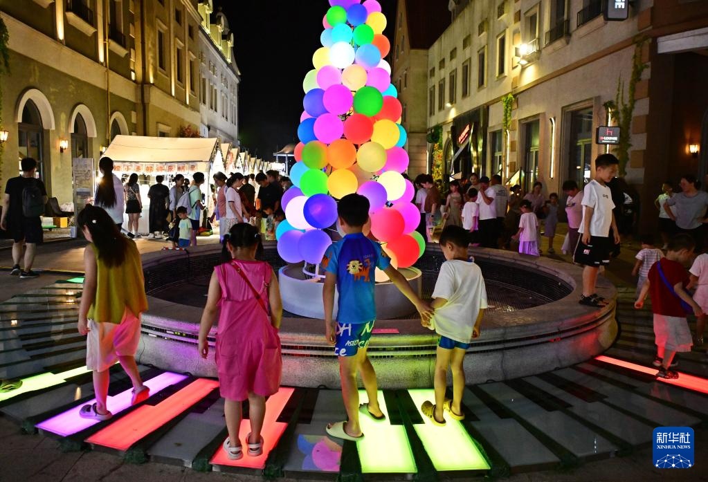 山东青岛:璀璨光影 缤纷夏夜 山东青岛:璀璨光影 缤纷夏夜