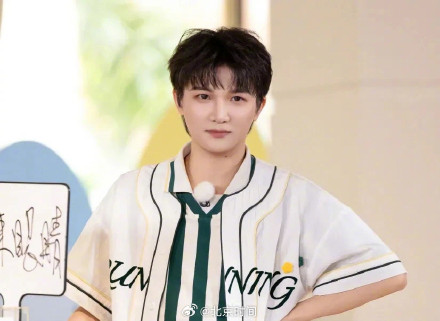 周深发文回应录制节目遭拖拽 周深发文回应录制节目遭拖拽