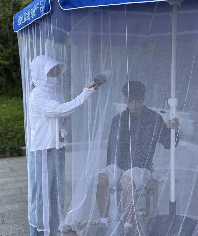 38℃的天气坐等蚊子咬？这活儿有人干！