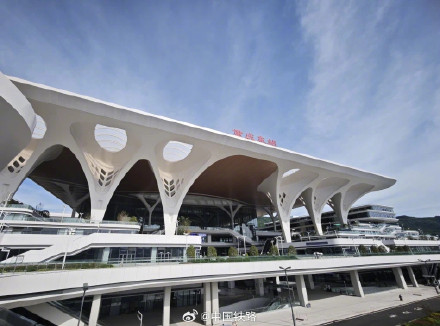 上半年全国铁路完成固定资产投资3559亿元 同比增长5.5%