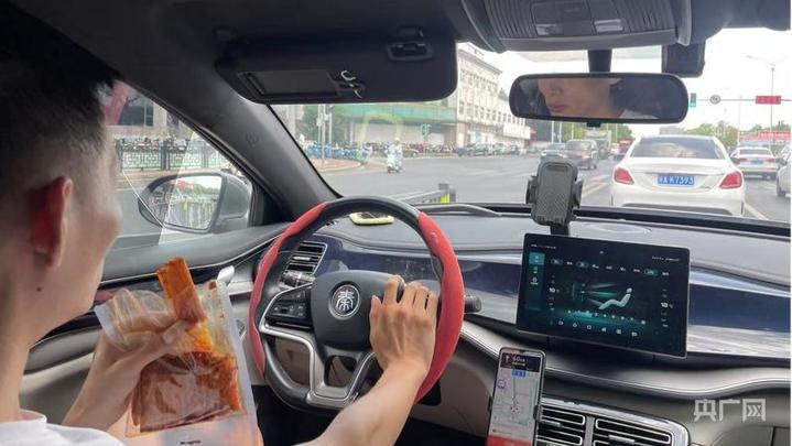 南昌网约车加收“空调费”?记者实地探访 南昌网约车加收“空调费”?记者实地探访