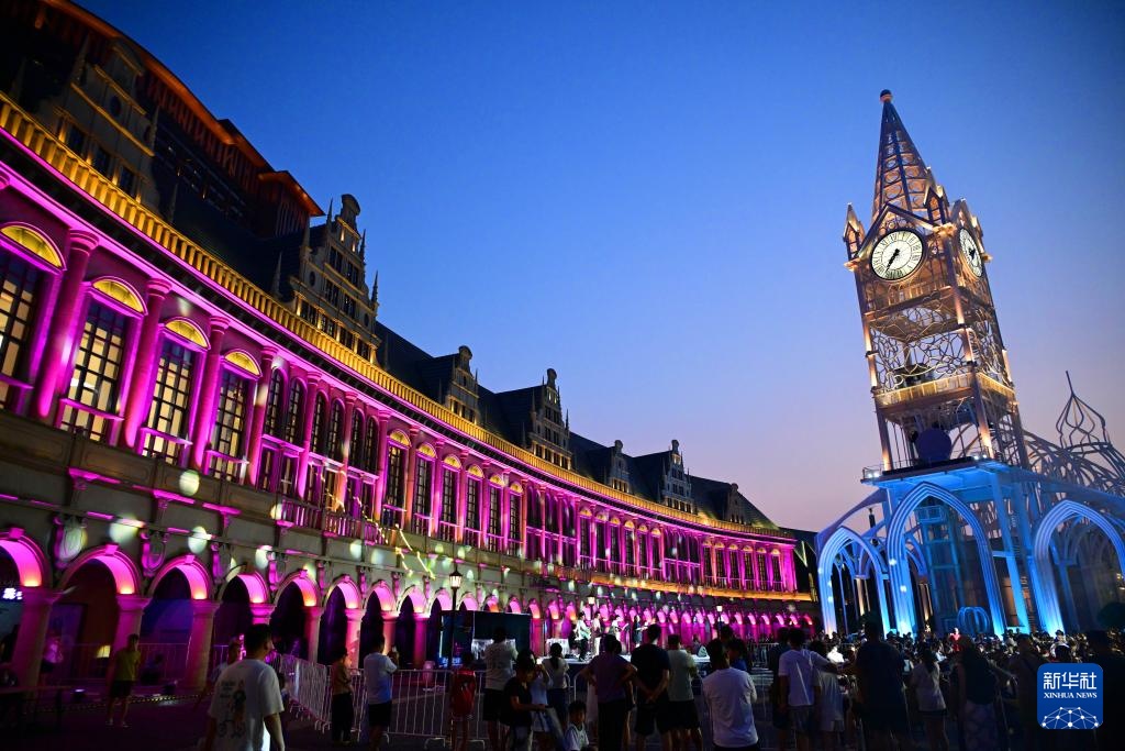 山东青岛:璀璨光影 缤纷夏夜 山东青岛:璀璨光影 缤纷夏夜