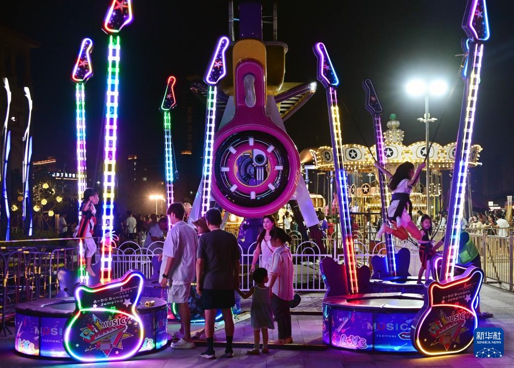 山东青岛:璀璨光影 缤纷夏夜 山东青岛:璀璨光影 缤纷夏夜