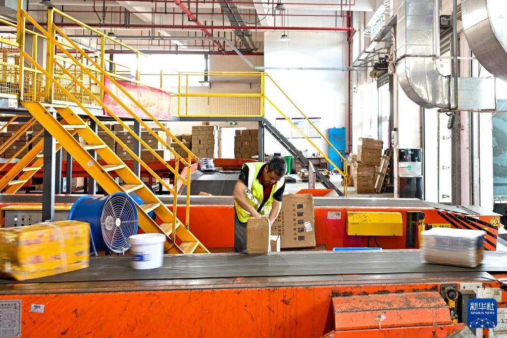 江西横峰：小县城“跑”出物流大格局