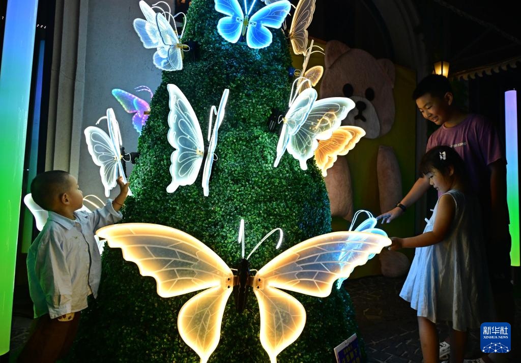 山东青岛:璀璨光影 缤纷夏夜 山东青岛:璀璨光影 缤纷夏夜