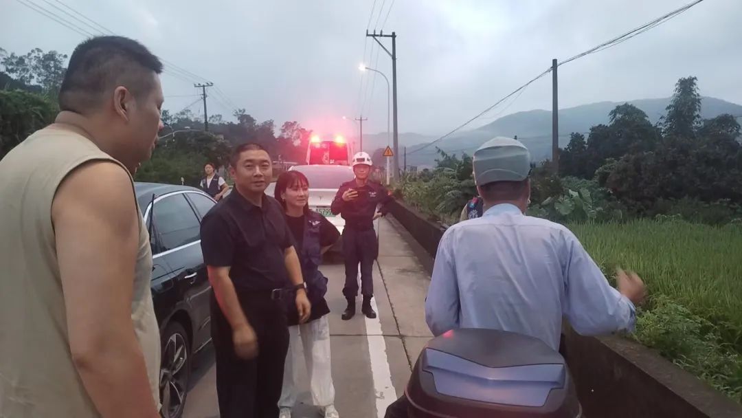 厦门一七旬老人骑摩托车跨市流浪……