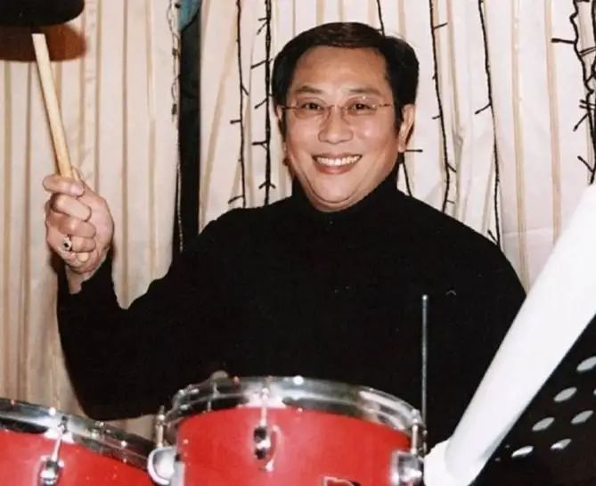 男演员自曝患病影响外貌,很久不愿拍照…这种病有5个早期症状,对照自测→ 男演员自曝患病影响外貌,很久不愿拍照…这种病有5个早期症状,对照自测→