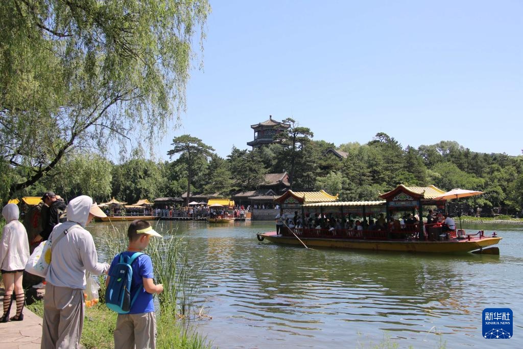 酷暑催热“清凉经济” 酷暑催热“清凉经济”