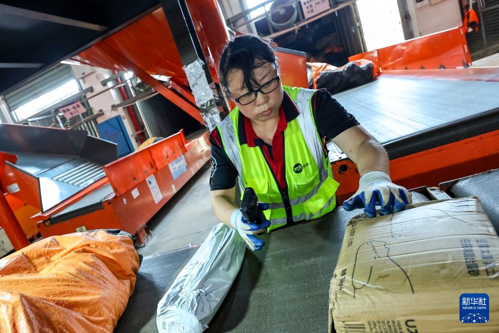 江西横峰：小县城“跑”出物流大格局