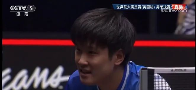 王楚钦4:0横扫！张本智和“哑火”，表情亮了